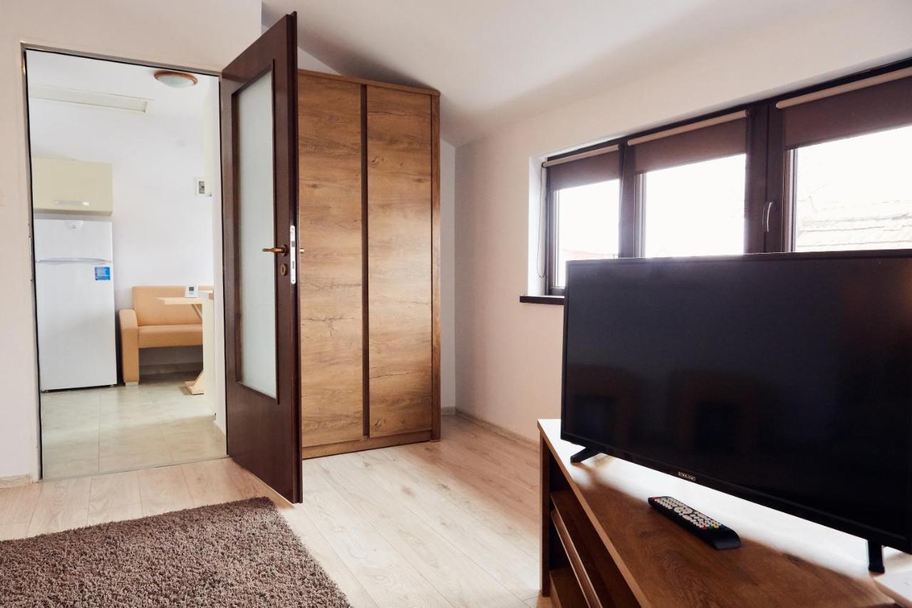 Apartament Modern Брашов Екстериор снимка