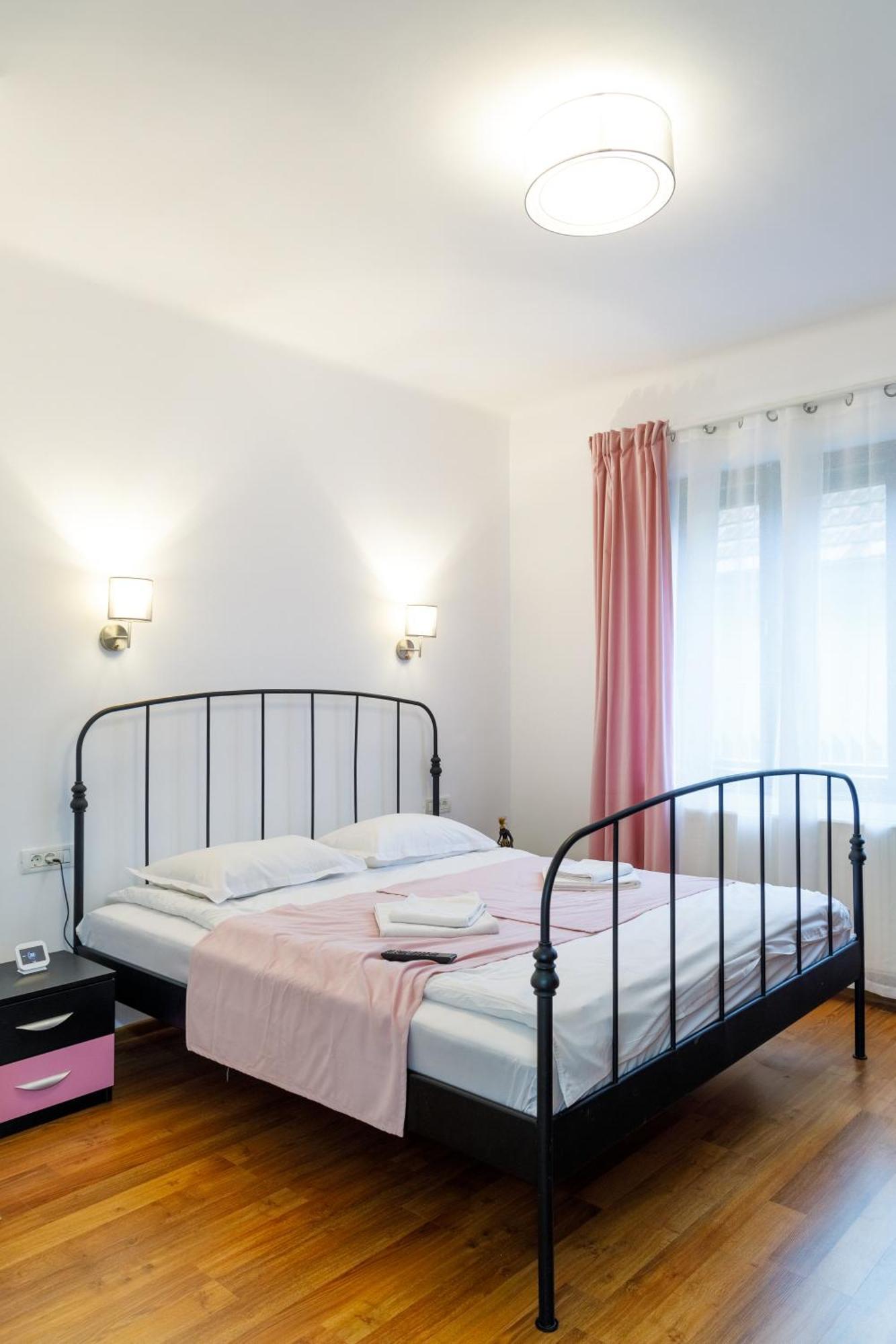 Apartament Modern Брашов Екстериор снимка
