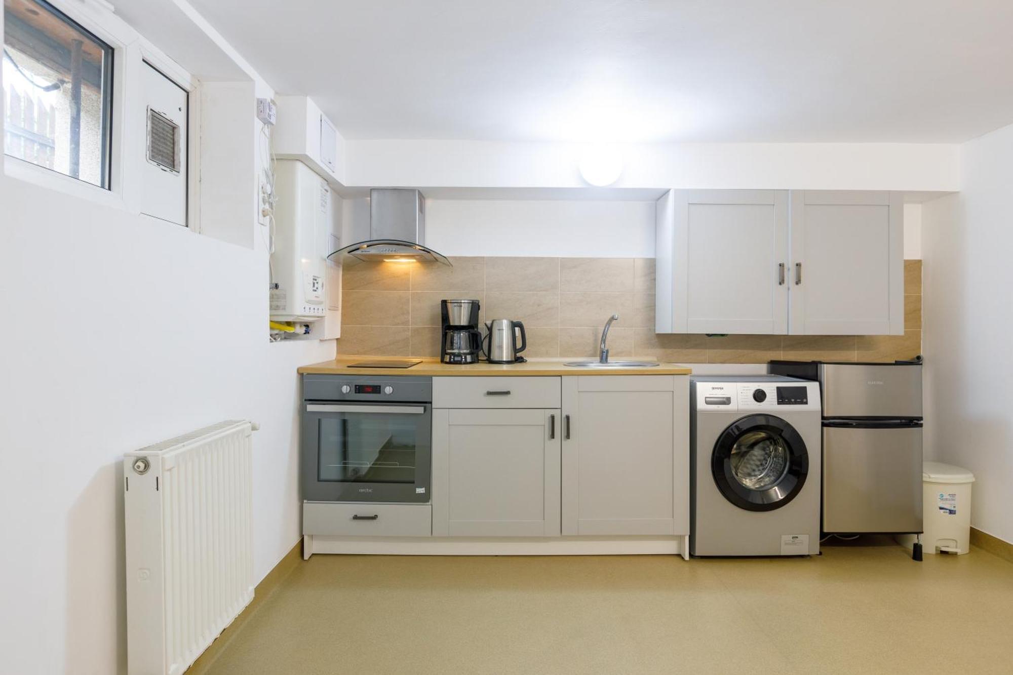 Apartament Modern Брашов Екстериор снимка