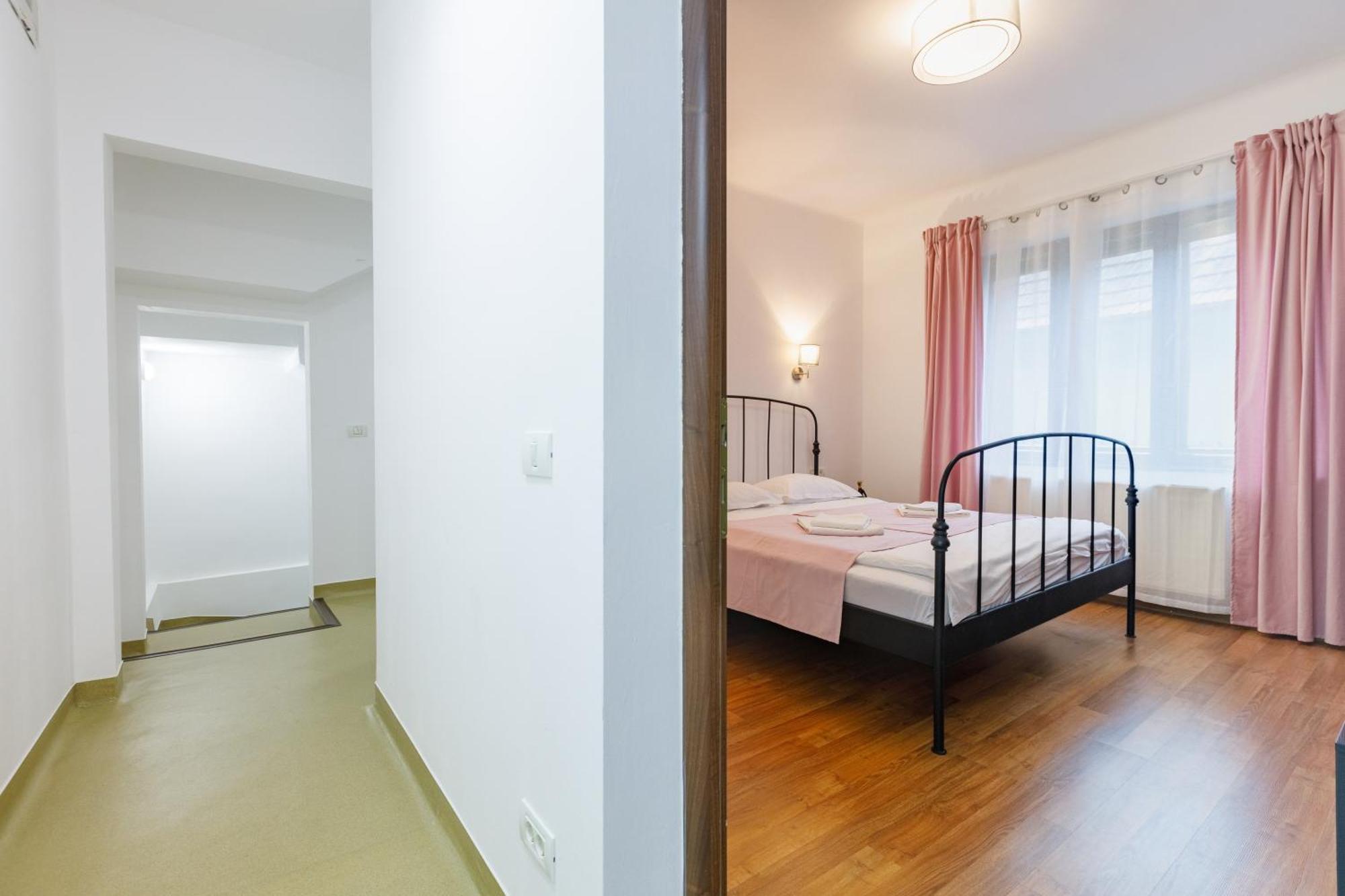 Apartament Modern Брашов Екстериор снимка
