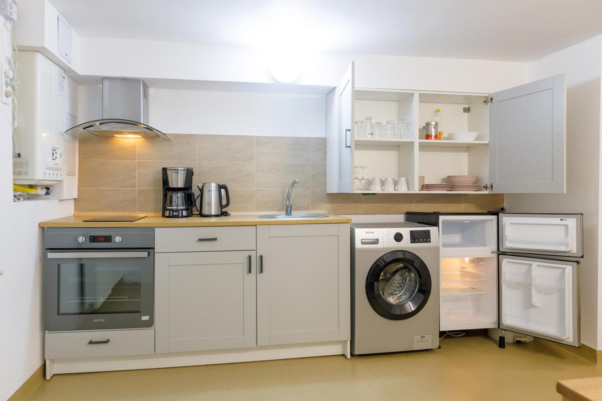 Apartament Modern Брашов Екстериор снимка