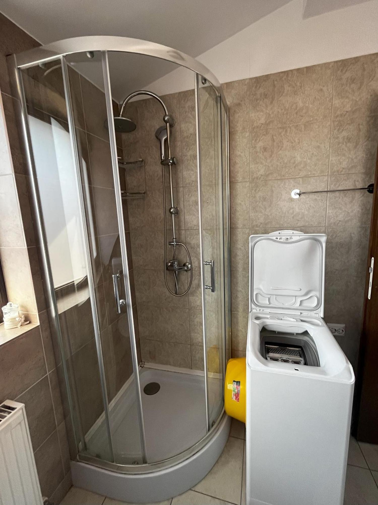 Apartament Modern Брашов Екстериор снимка