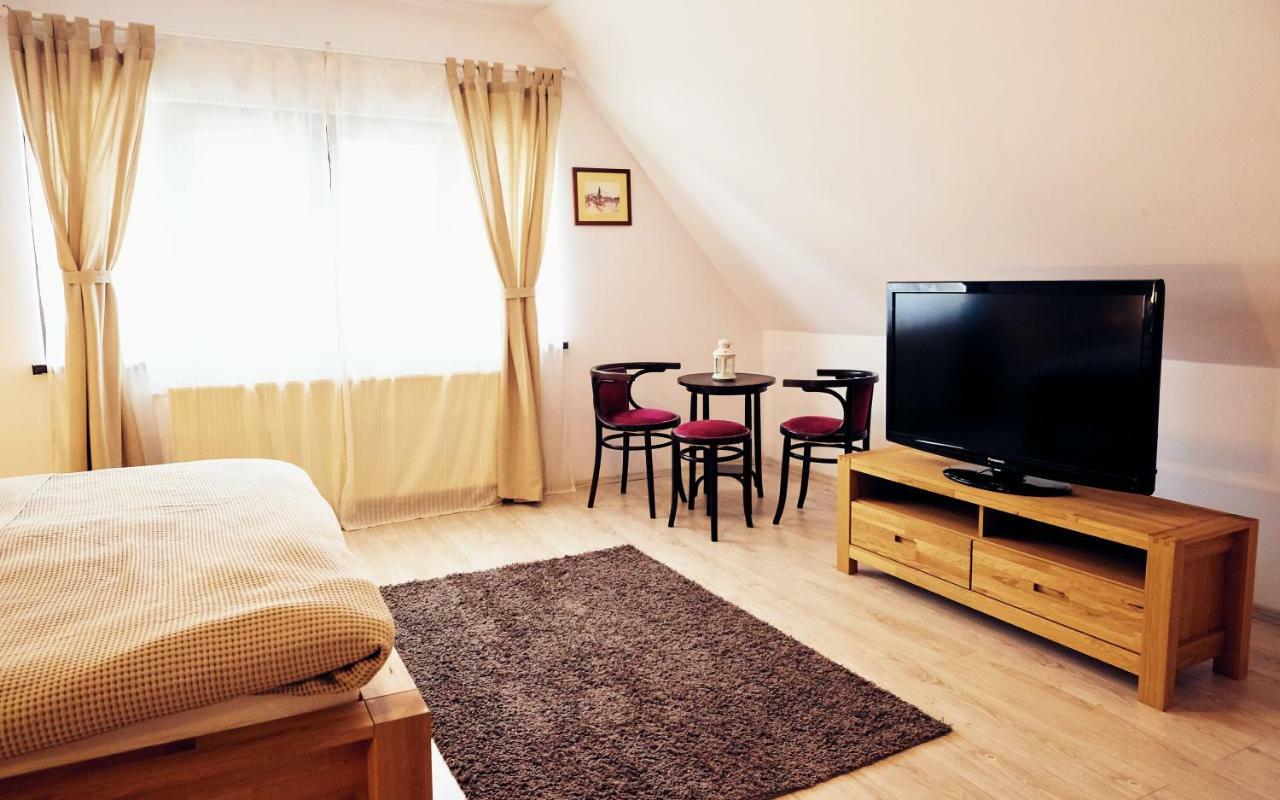 Apartament Modern Брашов Екстериор снимка