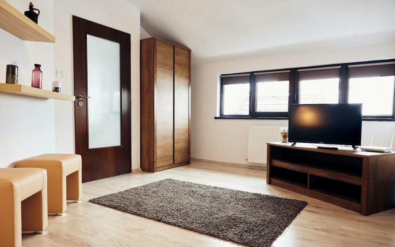 Apartament Modern Брашов Екстериор снимка