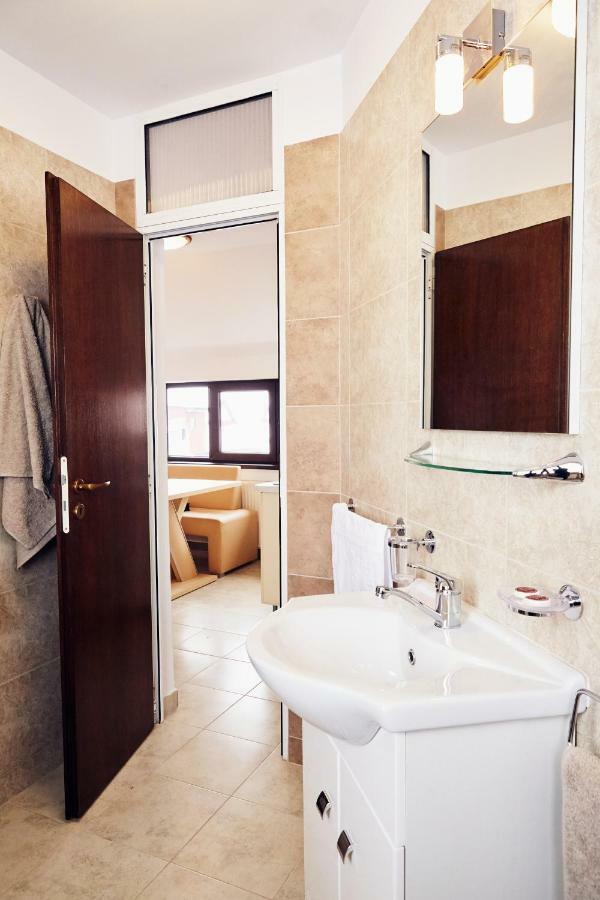 Apartament Modern Брашов Екстериор снимка